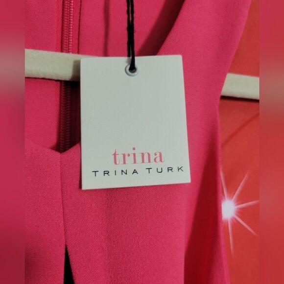 Keyhole Halter Dress  - Picture 10 of 15